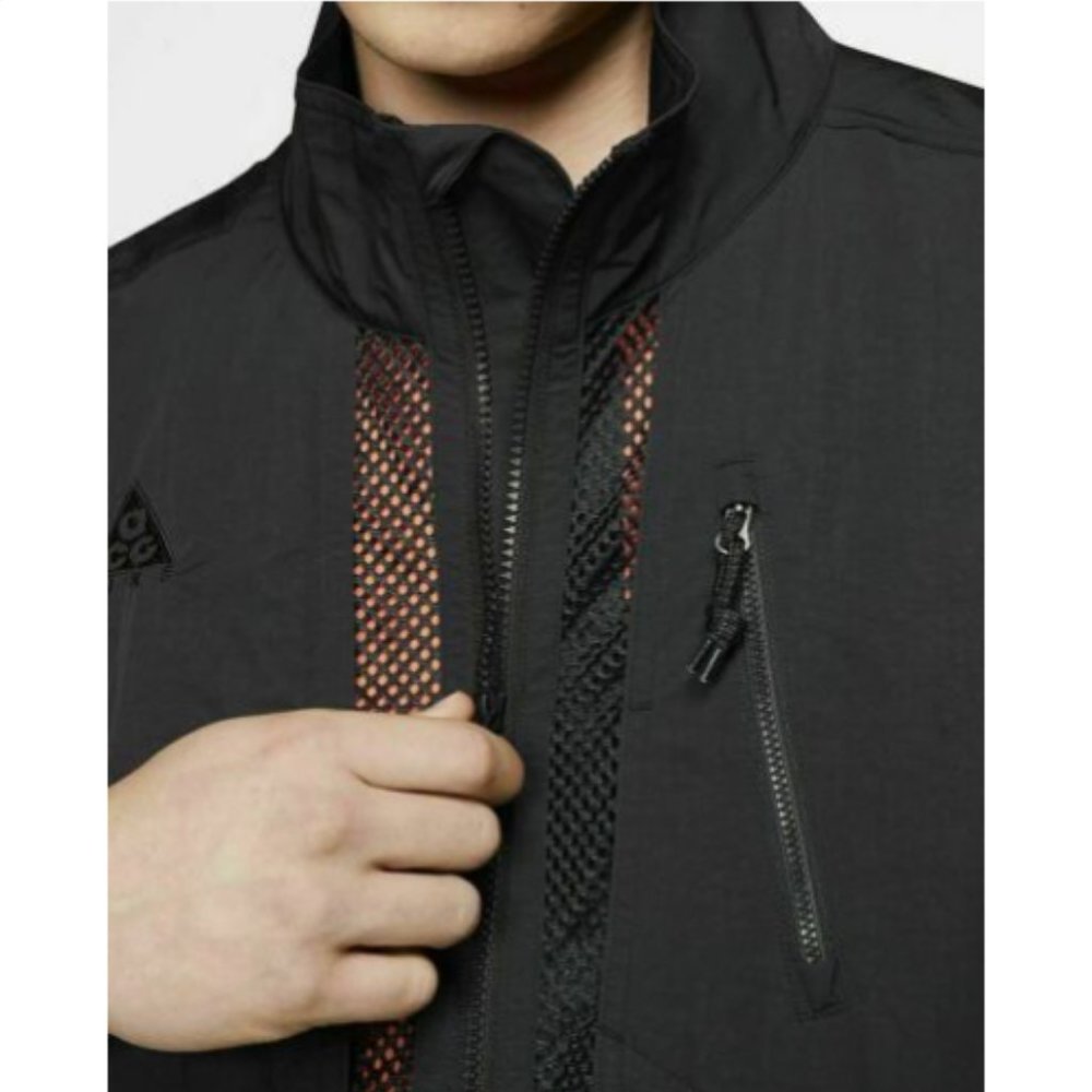 Nike ACG Black Urban Utility Full Zip Vest - Picture 6 of 13